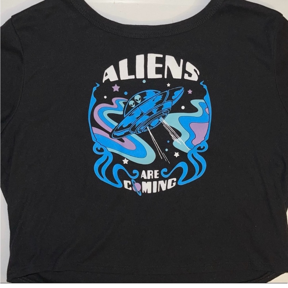 Fifth Sun - Aliens Are Coming 👽 Crop Top